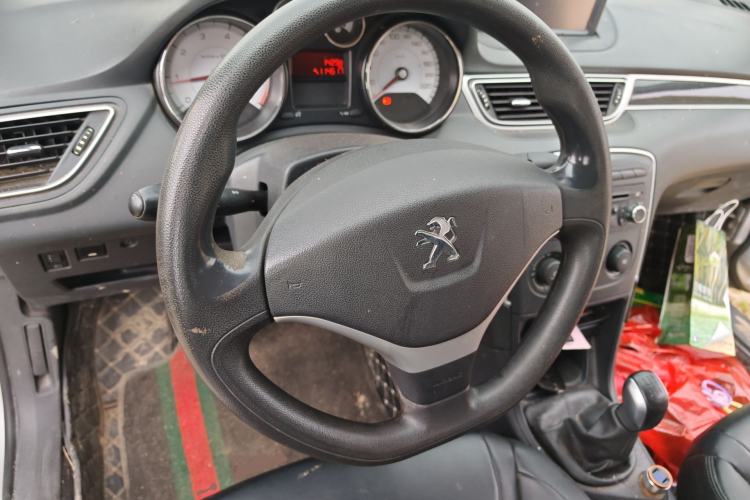 Used Peugeot 308 2013 1.6L Manual YouShang Model Steering Wheel
