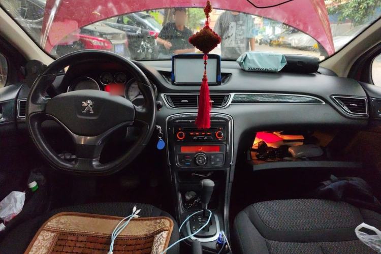 Used Peugeot 308 2013 1.6L Automatic Fashion Model Center Console