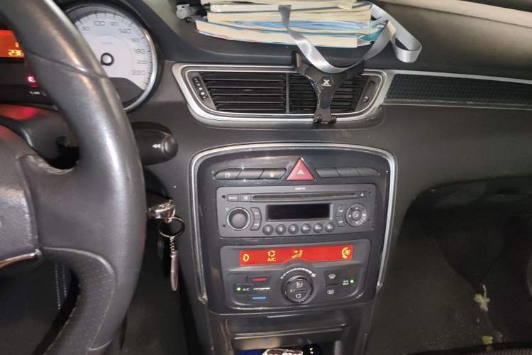Used Peugeot 308 2013 1.6L Manual YouShang Model Audio And AC Panel