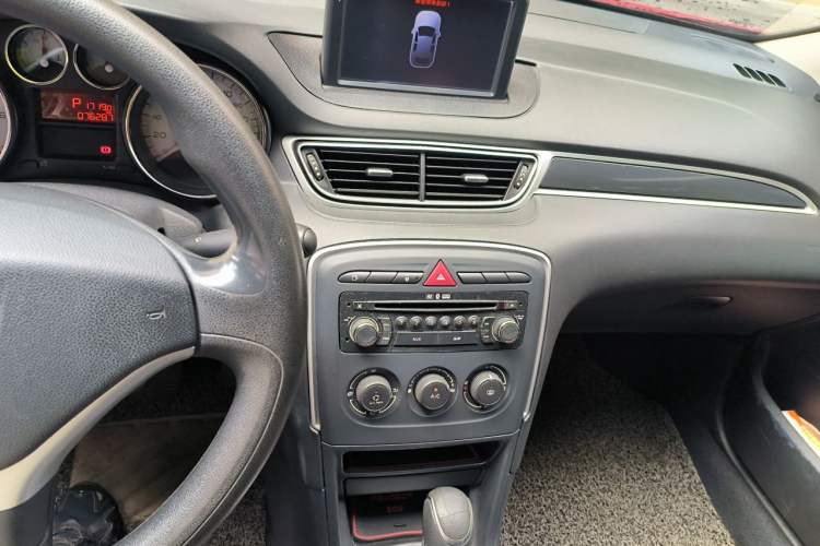 Used Peugeot 308 2013 1.6L Automatic Fashion Model Audio And AC Panel