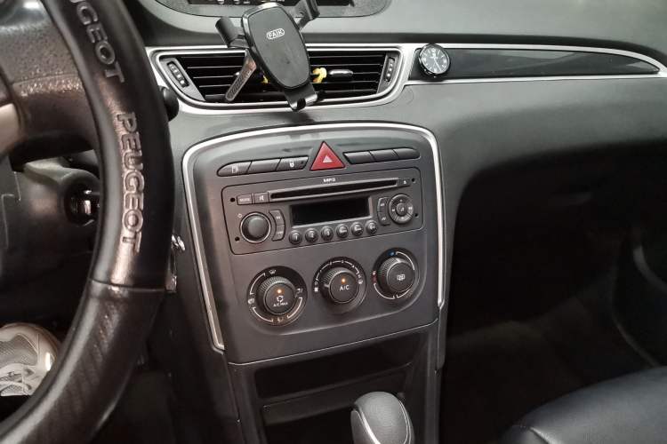 Used Peugeot 308 2013 1.6L Automatic YouShang Model Audio And AC Panel