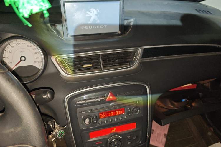Used Peugeot 308 2013 1.6L Automatic Fashion Model Audio And AC Panel