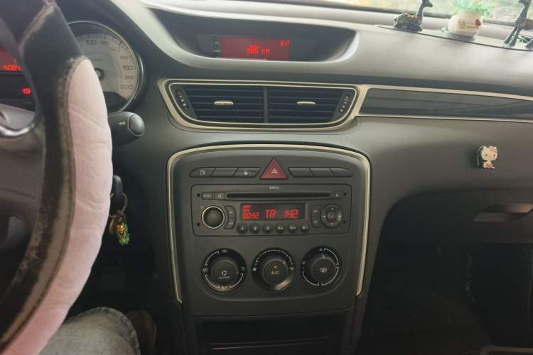 Used Peugeot 308 2013 1.6L Manual YouShang Model Audio And AC Panel