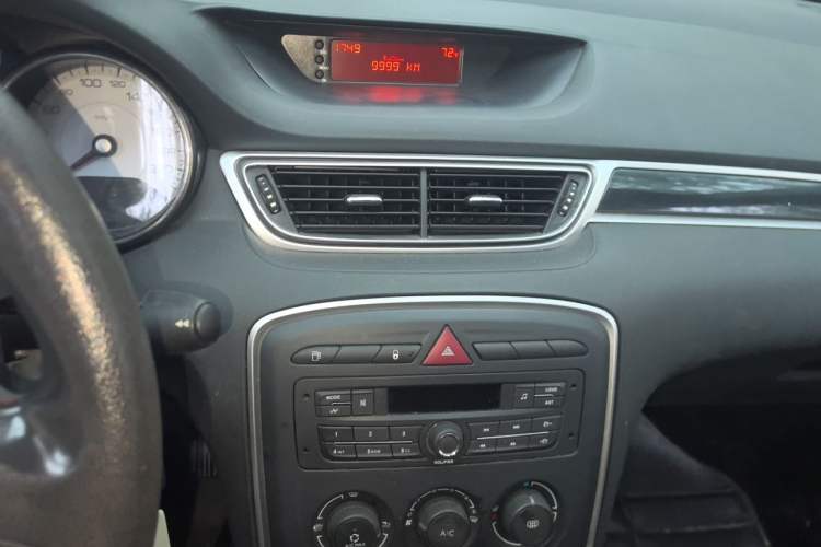 Used Peugeot 308 2013 1.6L Automatic YouShang Model Audio And AC Panel