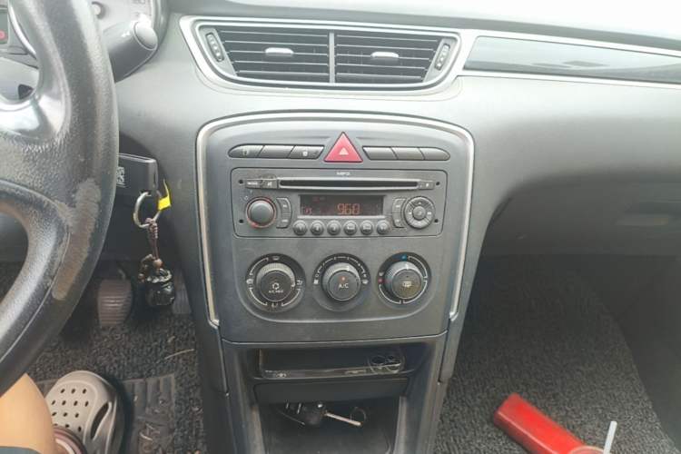 Used Peugeot 308 2013 1.6L Manual YouShang Model Audio And AC Panel