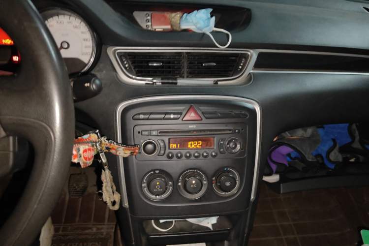 Used Peugeot 308 2013 1.6L Manual YouShang Model Audio And AC Panel