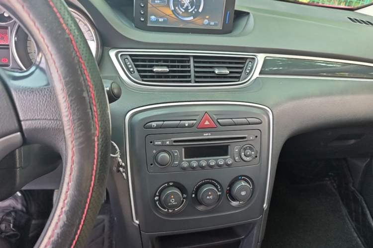 Used Peugeot 308 2013 1.6L Manual YouShang Model Audio And AC Panel