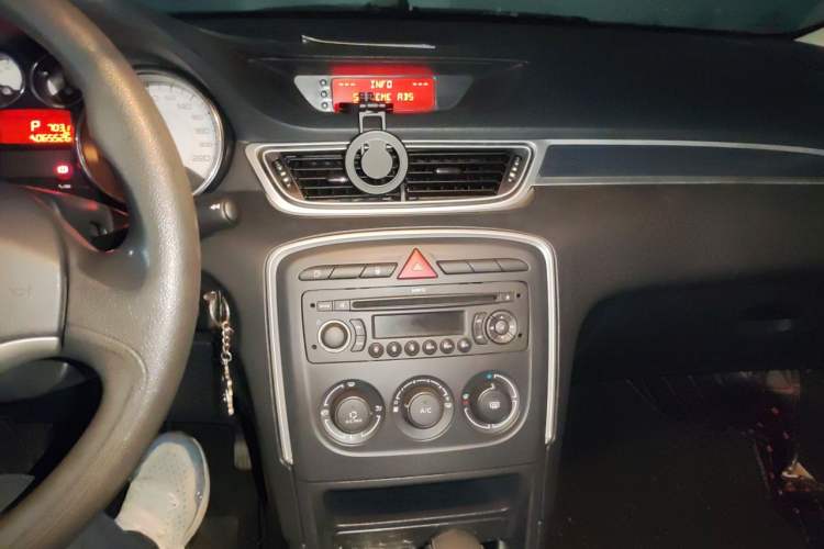 Used Peugeot 308 2013 1.6L Automatic YouShang Model Audio And AC Panel