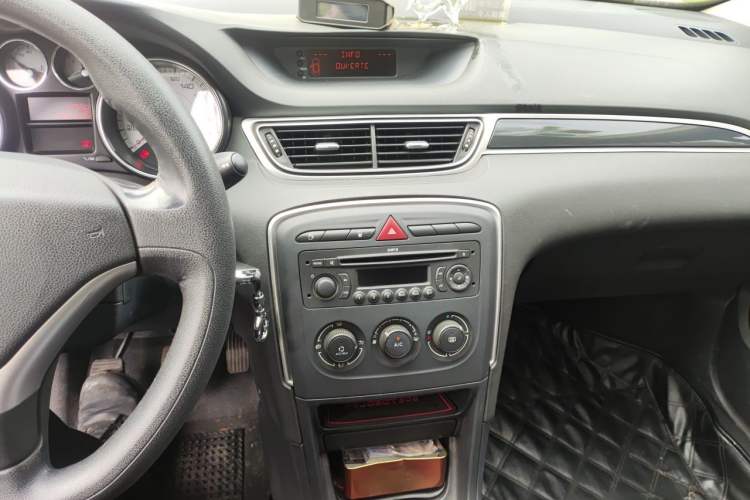 Used Peugeot 308 2013 1.6L Manual YouShang Model Audio And AC Panel