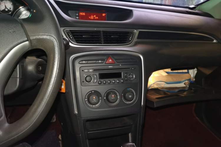 Used Peugeot 308 2013 1.6L Manual YouShang Model Audio And AC Panel