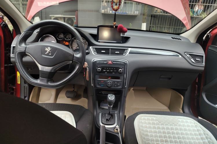 Used Peugeot 308 2013 1.6L Automatic Fashion Model Center Console