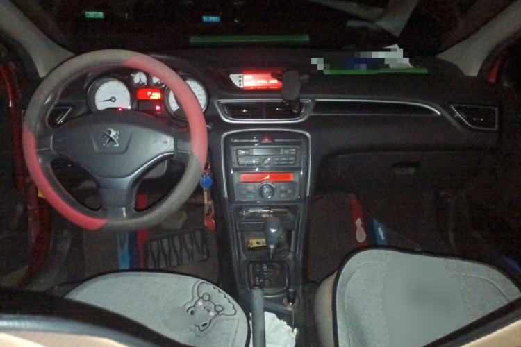 Used Peugeot 308 2013 1.6L Automatic Fashion Model Center Console