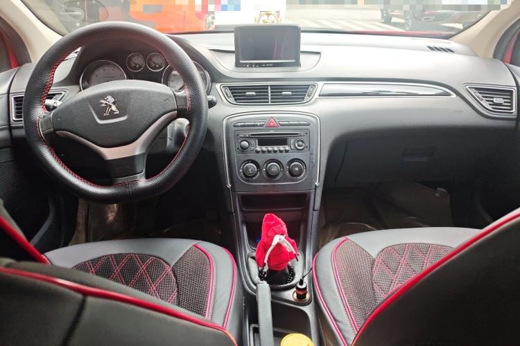 Used Peugeot 308 2013 1.6L Manual YouShang Model Center Console