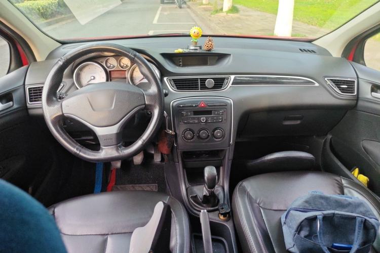 Used Peugeot 308 2013 1.6L Manual YouShang Model Center Console