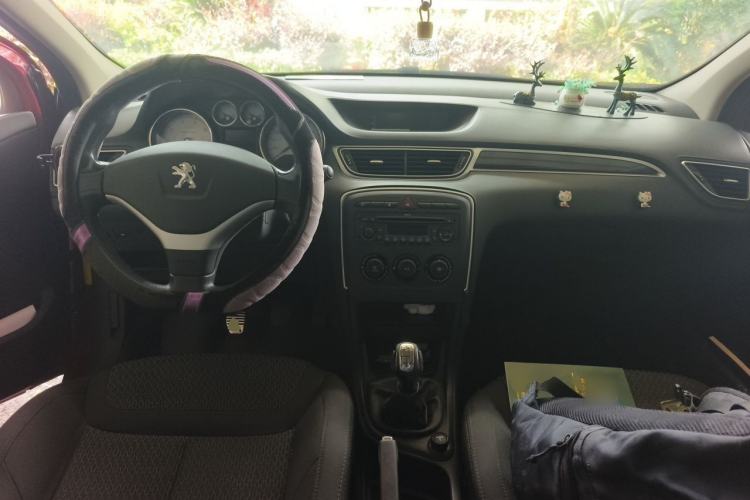 Used Peugeot 308 2013 1.6L Manual YouShang Model Center Console