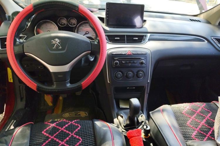 Used Peugeot 308 2013 1.6L Manual YouShang Model CNG Center Console