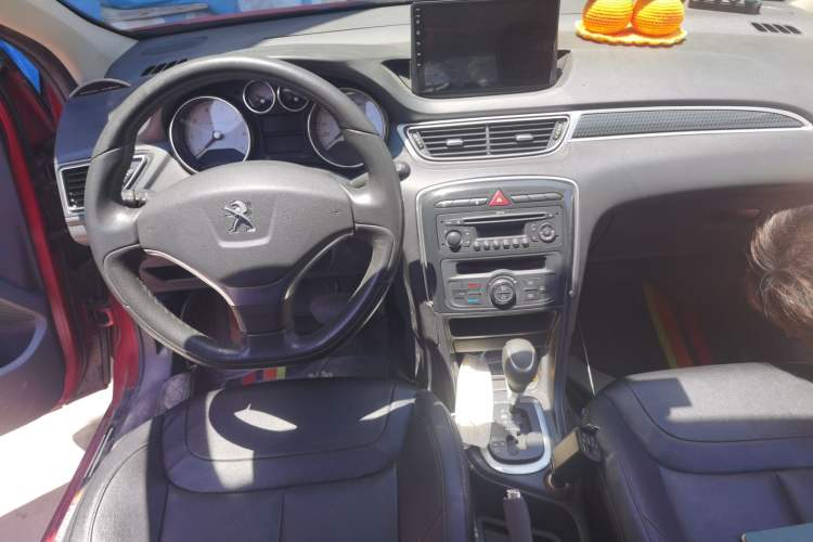 Used Peugeot 308 2013 1.6L Automatic Fashion Model Center Console