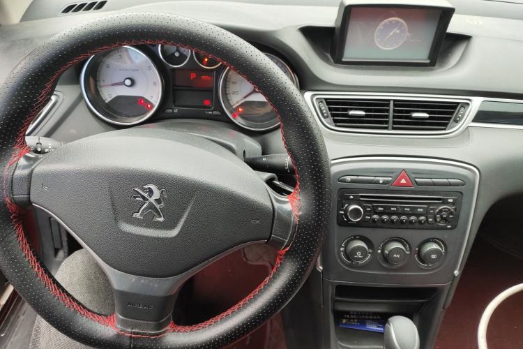 Used Peugeot 308 2013 1.6L Automatic YouShang Model Center Console