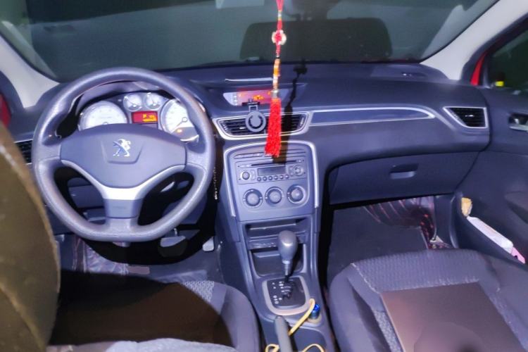 Used Peugeot 308 2013 1.6L Automatic YouShang Model Center Console