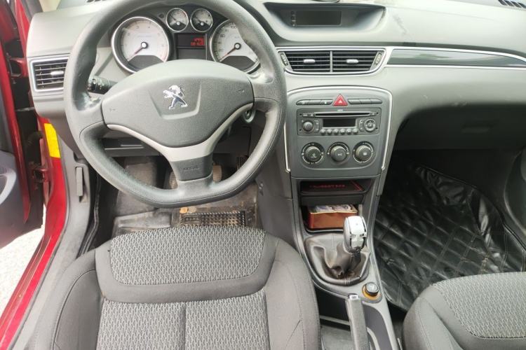 Used Peugeot 308 2013 1.6L Manual YouShang Model Center Console