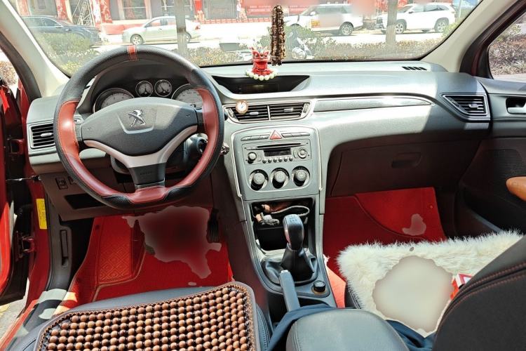 Used Peugeot 308 2013 1.6L Manual YouShang Model Center Console