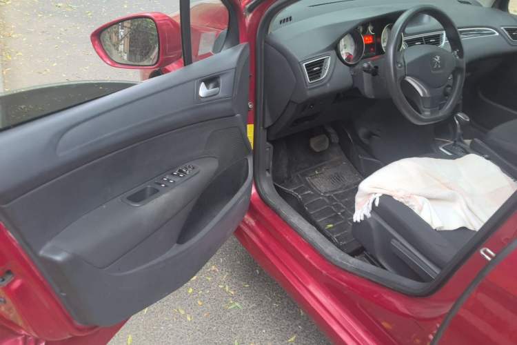 Used Peugeot 308 2013 1.6L Automatic YouShang Model Driver Seat