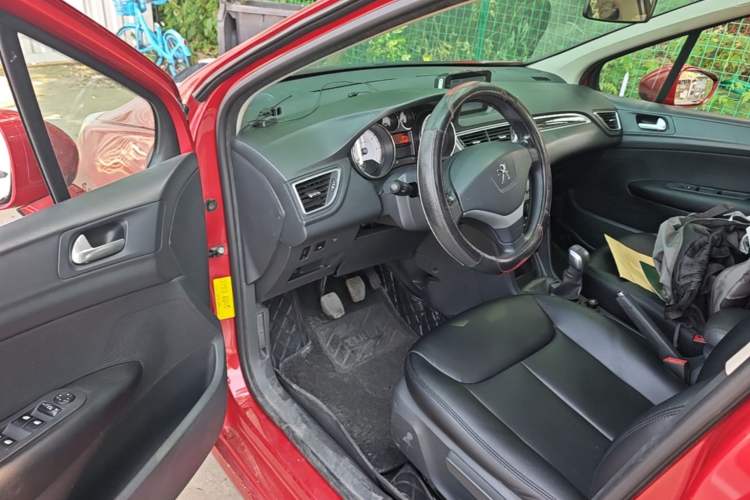 Used Peugeot 308 2013 1.6L Manual YouShang Model Driver Seat