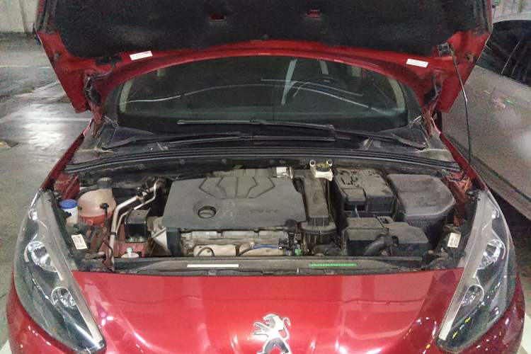Used Peugeot 308 2013 1.6L Manual YouShang Model Engine Bay