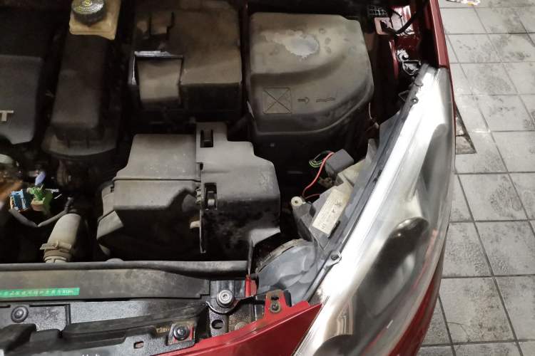 Used Peugeot 308 2013 1.6L Automatic YouShang Model Engine Bay Left