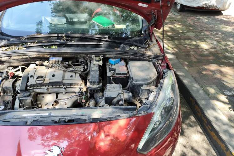 Used Peugeot 308 2013 1.6L Manual YouShang Model CNG Engine Bay Left