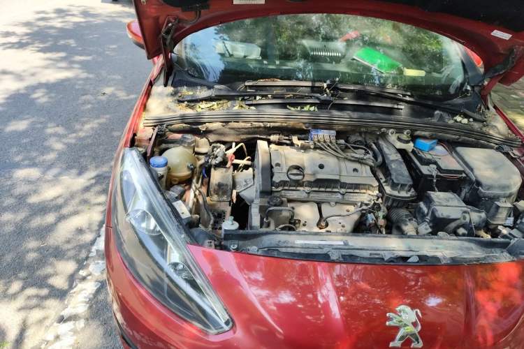 Used Peugeot 308 2013 1.6L Manual YouShang Model CNG Engine Bay Right
