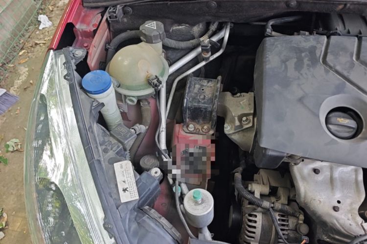 Used Peugeot 308 2013 1.6L Manual YouShang Model Engine Bay Right