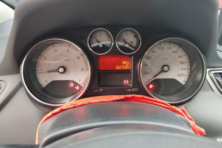 Used Peugeot 308 2013 1.6L Manual YouShang Model Odometer Close Up