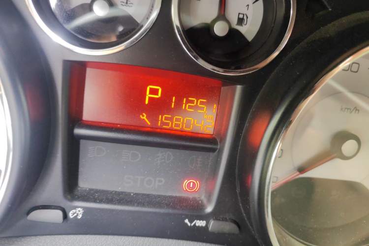 Used Peugeot 308 2013 1.6L Automatic Fashion Model Odometer Close Up