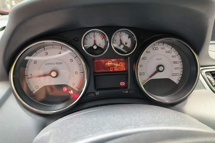 Used Peugeot 308 2013 1.6L Automatic Fashion Model Odometer Close Up