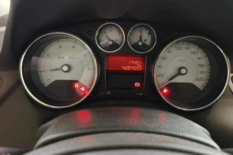 Used Peugeot 308 2013 1.6L Manual YouShang Model Odometer Close Up