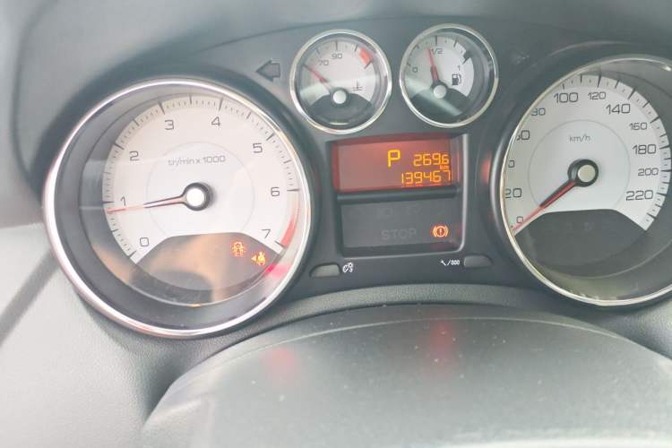 Used Peugeot 308 2013 1.6L Automatic Fashion Model Odometer Close Up