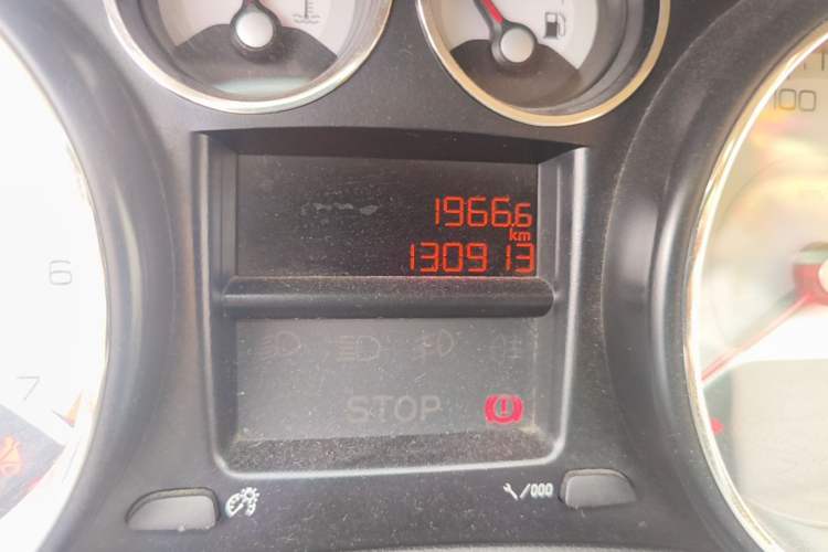 Used Peugeot 308 2013 1.6L Manual YouShang Model Odometer Close Up