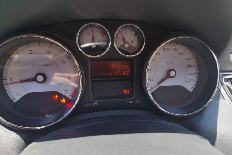 Used Peugeot 308 2013 1.6L Automatic Fashion Model Odometer Close Up