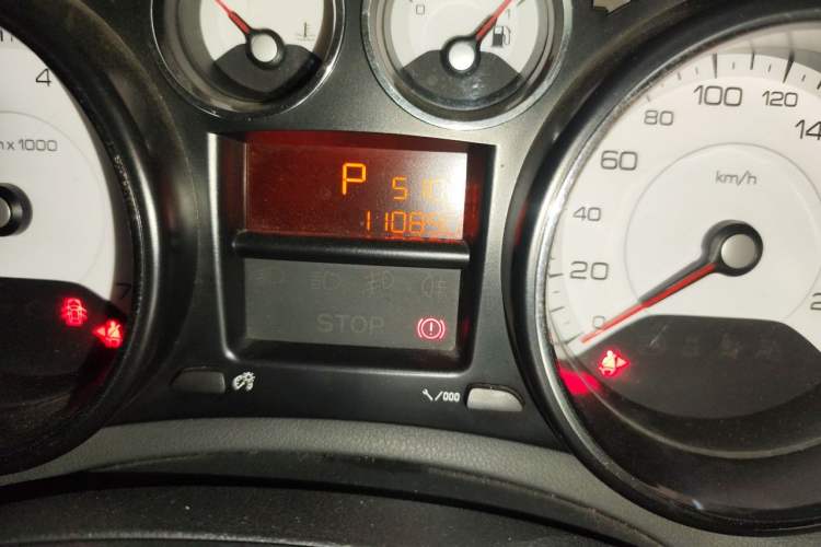 Used Peugeot 308 2013 1.6L Automatic YouShang Chen Kun Excellent Edition Odometer Close Up