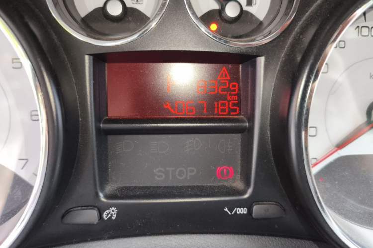 Used Peugeot 308 2013 1.6L Automatic YouShang Model Odometer Close Up