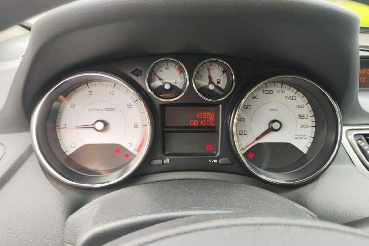 Used Peugeot 308 2013 1.6L Manual YouShang Model Odometer Close Up