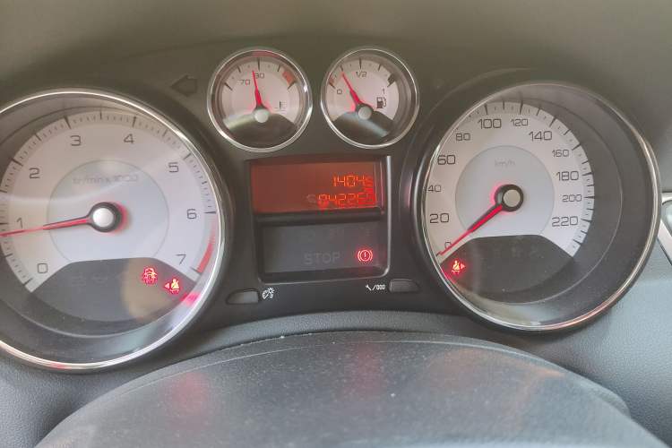 Used Peugeot 308 2013 1.6L Manual YouShang Model Odometer Close Up