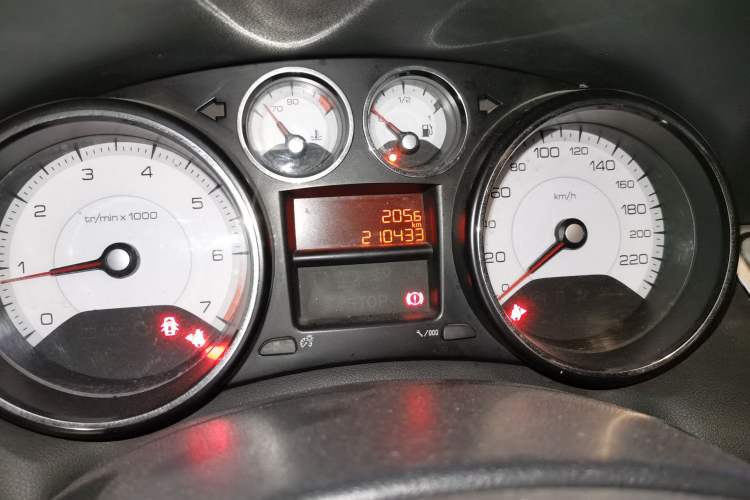 Used Peugeot 308 2013 1.6L Manual YouShang Model Odometer Close Up