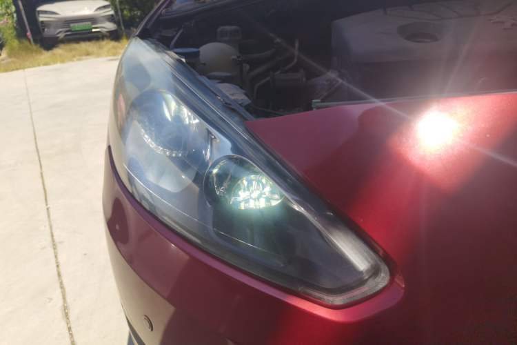 Used Peugeot 308 2013 1.6L Automatic Fashion Model Right Front Headlight