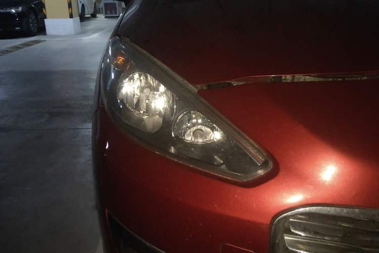Used Peugeot 308 2013 1.6L Automatic Fashion Model Right Front Headlight