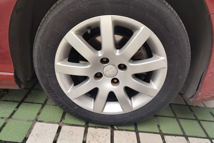 Used Peugeot 308 2013 1.6L Automatic Fashion Model Right Front Wheel Hub