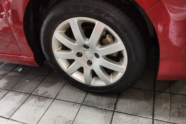Used Peugeot 308 2013 1.6L Automatic YouShang Model Right Front Wheel Hub
