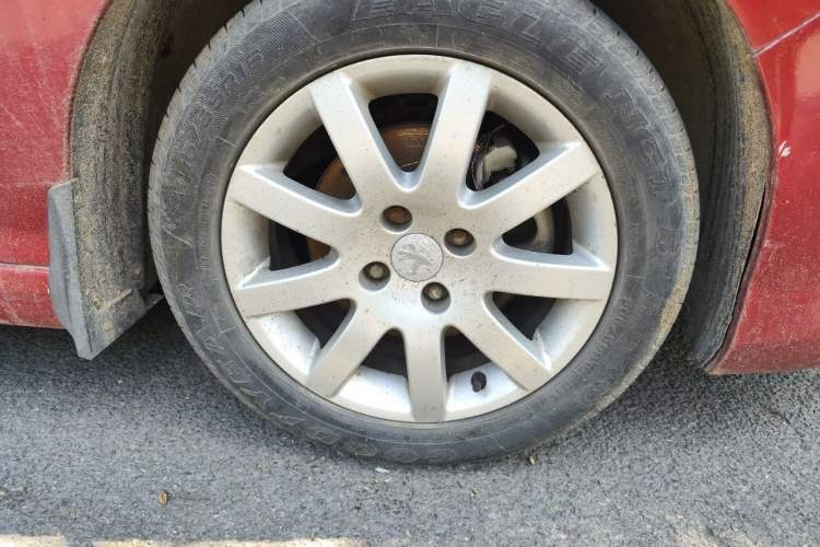 Used Peugeot 308 2013 1.6L Manual YouShang Model CNG Right Front Wheel Hub