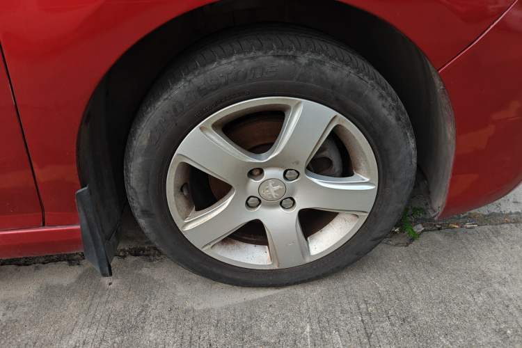 Used Peugeot 308 2013 1.6L Automatic YouShang Model Right Front Wheel Hub